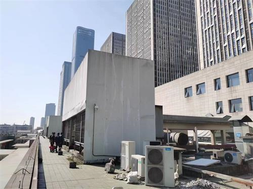 冷卻塔是否需要有水池的配置？(冷卻塔底部需要設計水